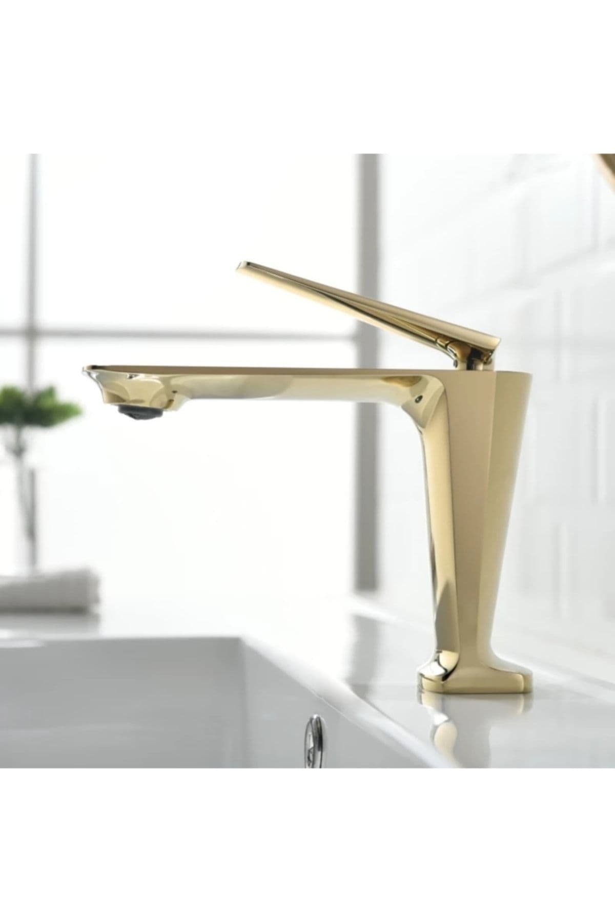 Gold Modern Single-Lever Basin Mixer Tap, Deck-Mounted