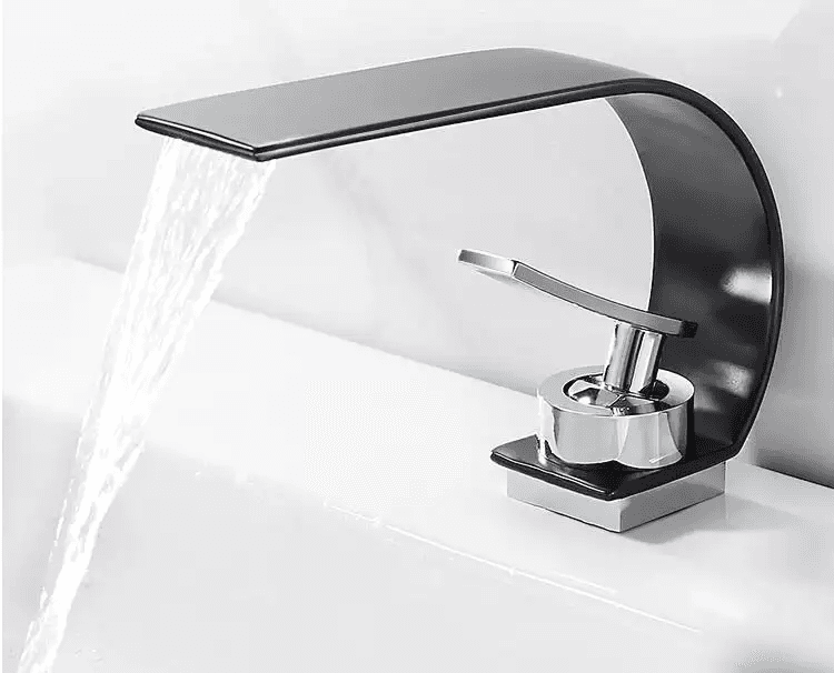 Waschtischarmatur in Mattschwarz | Wasserfall-Badarmatur